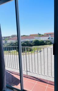 Entire Modern, Secure & Central Flat in Milnerton