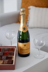 TBS 340 - Superb apartment in Paris 10