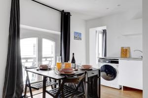 TBS 340 - Superb apartment in Paris 10