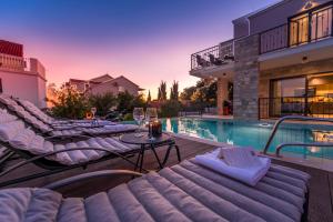 Villa Lav Lux Elegant Residence with Private Heated Pool