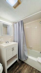 WR322 Cute Cozy place just steps from the Ocean