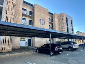 Business trip or Fun with the Family - you decide!