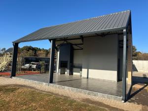 Business trip or Fun with the Family - you decide!