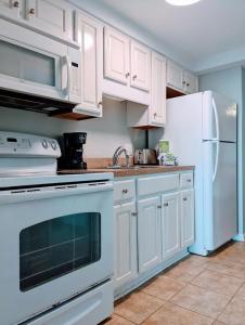 Great Ocean Front Condo in Heart of Myrtle Bech