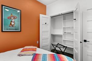 Luxury Pearl Townhome- Steps from Pearl and Riverwalk- Casa B