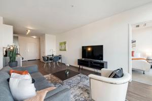 New Modern 1BR City Escape