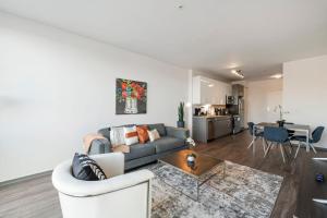 New Modern 1BR City Escape