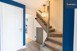 LONG TERM - Comfy Home - Cls to hospital - Sleeps 7 - wParking