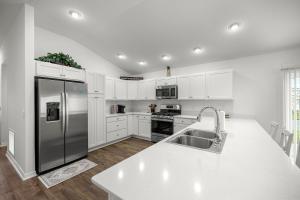 Spacious 2BR in The Villages With Golf Cart and King Bed