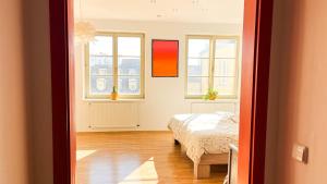 ART room with rooftop prosecco picnic or breakfast