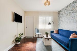 Cozy 1BR Apt Steps from Calle 8 & Mins to Brickell