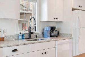 The Basin House Steps to Water Sunset Views