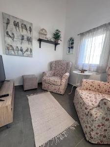 Entire 2-Bedroom House Near Valletta - Central Maltese Traditional Holiday Home for Families & Couples