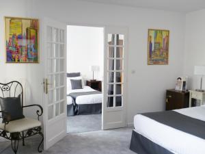 Hotels The Originals Boutique, Hotel Clos Sainte Marie, Nevers (Inter-Hotel) : photos des chambres