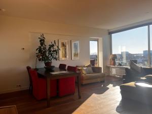 Welcoming Apartment with Character & Great Views