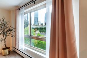 2 BR next to Seattle Convention Center and Paramount Theater - downtown Seattle