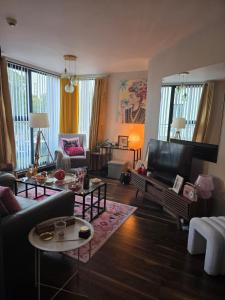 Sarahs City Pad Derry