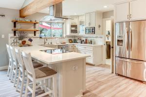 Gorgeous San Marco Home with Patio and Grill!