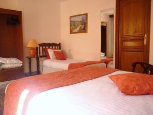 Hotels The Originals Boutique, Hotel Clos Sainte Marie, Nevers (Inter-Hotel) : photos des chambres