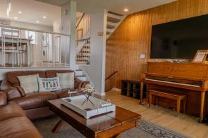 Beach Getaway in Amelia - Ocean Views & Room for 8