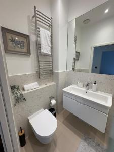 Luxury 2 bed Flat with Balcony opposite Hyde Park