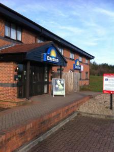 Twin Room - Disability Access room in Days Inn Hotel Warwick South - Southbound M40
