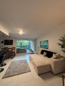 Large Modern Apartment - Terrace - Parking