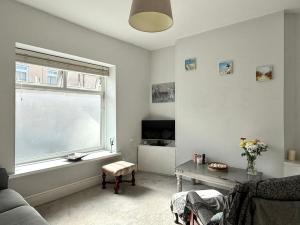 2 Bedroom House Penarth Town Centre