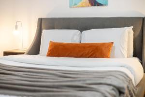 Artful 3BR in Montreal Village