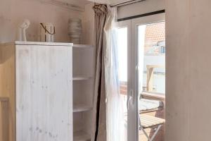 Bairro Alto Rooftop with Balcony and View by Homing