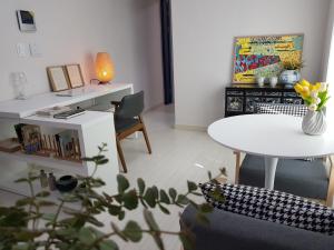 KSPO, Line9 MRT 6min, a bedroom, living room, a kitchen