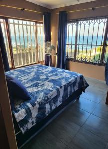 Catalina Bay Beach Retreat - Blue Whale Beach House