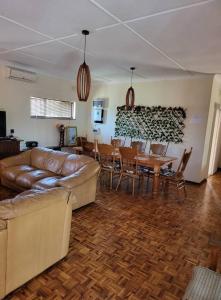 Catalina Bay Beach Retreat - Blue Whale Beach House