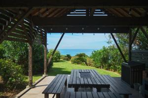 Monterey House by SANA