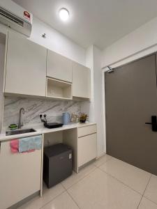 Ddy & Mmy # Bay suites likas