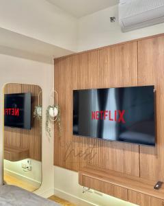 Deluxe Cozy Room Near BGC & Ortigas with Balcony & City View