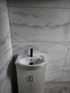 Main Wasall High Street flat above shop