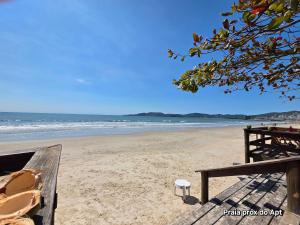Cobertura com 4 Quartos a poucos metros da Praia em Itapema Meia Praia