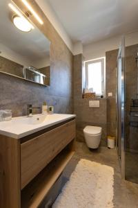 Apartments with parking space Podstrana, Split - 24380