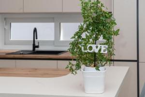 Apartments by the sea Drasnice, Makarska - 24916