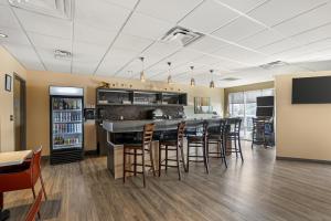 Best Western Plus Airport Inn & Suites