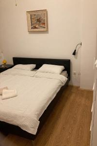 Apartments by the sea Hvar - 24926