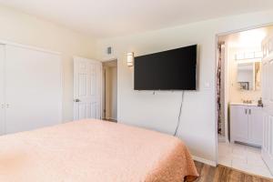 Full Triplex in Central Tucson EV charging