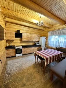 Над рікою Міжгірʼя