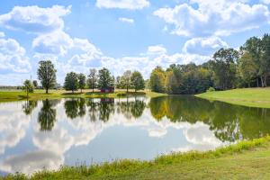 Fish, Unplug and Unwind! Countryside Plymouth Home