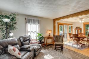 Fish, Unplug and Unwind! Countryside Plymouth Home