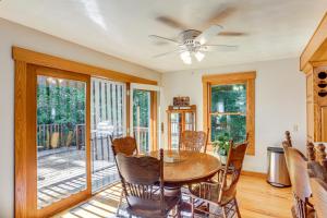 Fish, Unplug and Unwind! Countryside Plymouth Home