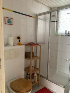 Premium Ruhiges ganzes Apartment 90 m 2 Schlafzimmer große Küche Wohnzimmer