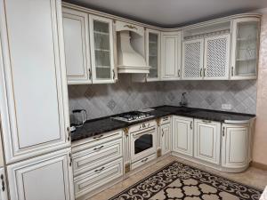 2к люкс в класичному стилі Netflix