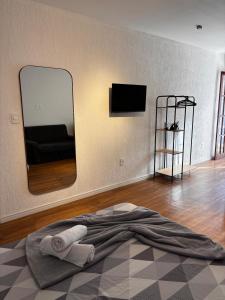 100 m da Praia do Forte com AR e Wi Fi.